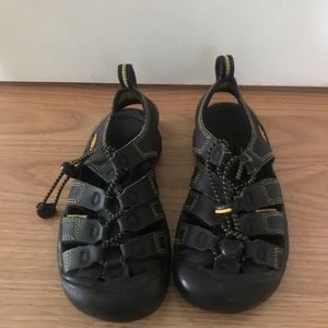 Boys Keen Newport sandals